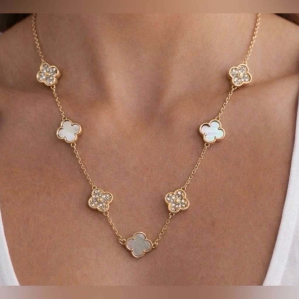 Camila Coelho Glover Design Gold Tone Necklace With Glass Stones.18”